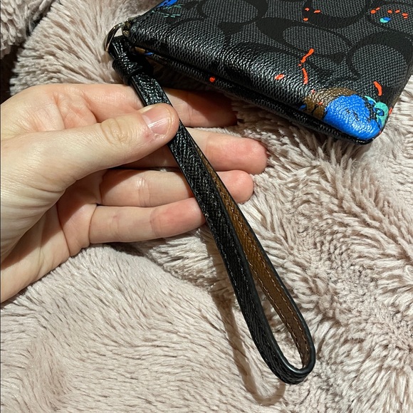 COACH | Sierra Wristlet Black Signature With Blue Birds Print - Picture 8 of 12